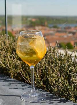 Drink på Peak 12 på guidet tur med viborg museum