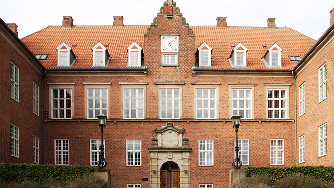 Museum Wibergis facade med gammel indgang